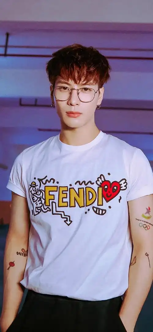 王嘉尔帅哥明星抖音最潮手机壁纸