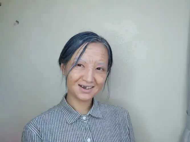 【薇薇】当你老了,会不会有一个人爱你苍老脸上的皱纹