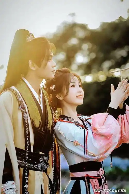 今日明星最新动态:易烊千玺杨紫,赵露思贾玲,龚俊