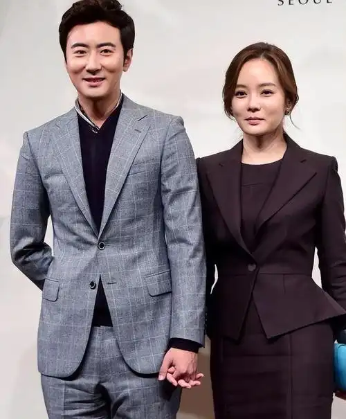 高梓淇离婚3年终于见到儿子蔡琳晒父子牵手玩耍照否认复婚