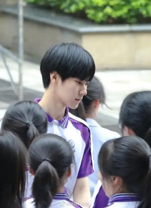 张真源高中毕业照##张真源高考加油