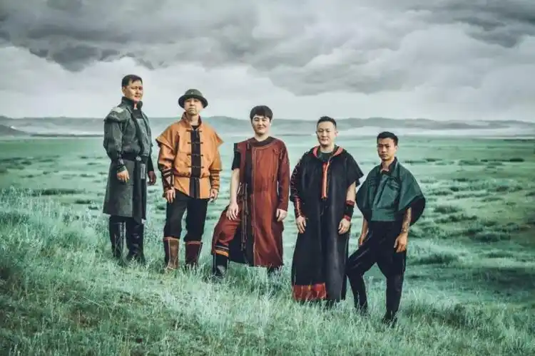 萨满乐队(the samans)2006年成立于长春,成员来自四个不同民族,婿仰