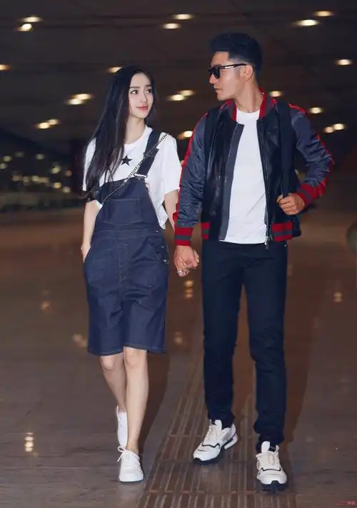 黄晓明angelababy出发时装周