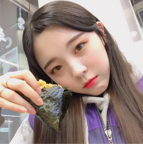 自截女头 女头 女头像 图源微博 ins