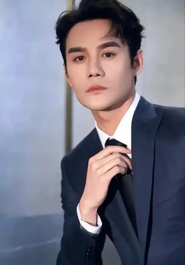 王凯西装杀.#我要上热门 #南得霄亭诠释真正的双向奔赴 #向 - 抖音