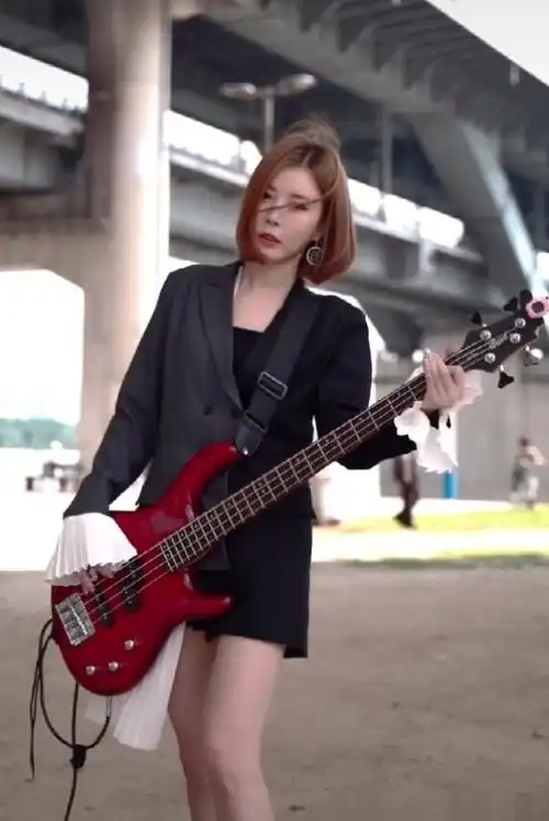 抖音李智仁图片韩国街头最美贝斯手智仁性感照片