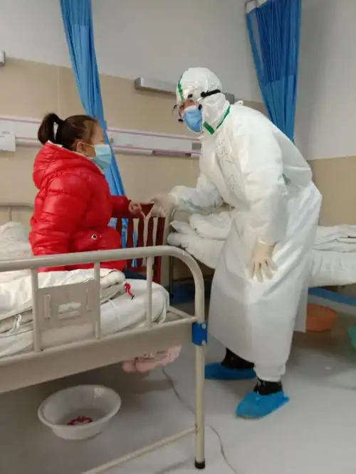 广西国际壮医医院白衣执甲逆风前行