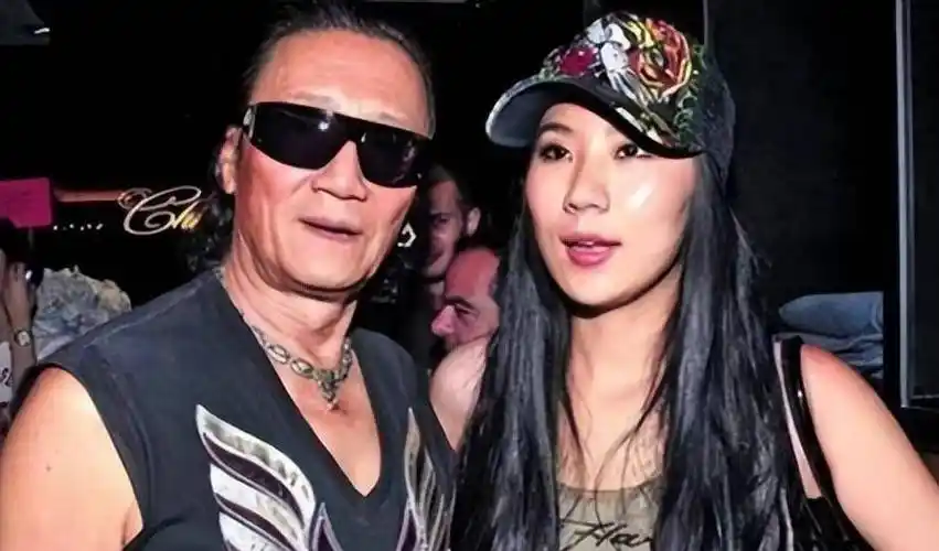 谢婷婷:情史胜过谢贤,多个男朋友无缝衔接,为何37岁未婚生女?