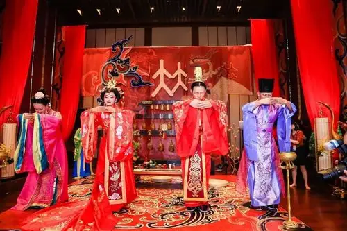 唐朝婚礼中的重要流程精彩还原在三亚半岭温泉海韵别墅度假酒店惊艳