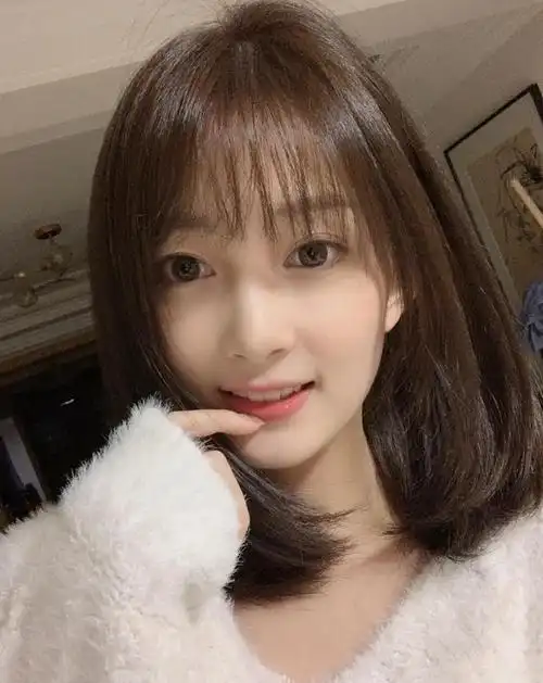 来百度app畅享高清图片让我们来看看一款适合40岁女人的长发发型.