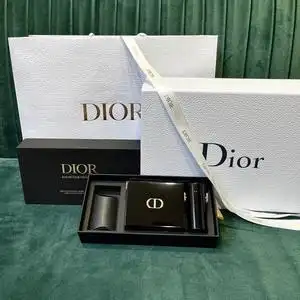 n级 dior迪奥圣诞限定口红套盒 4只口红 77两个可以拆卸