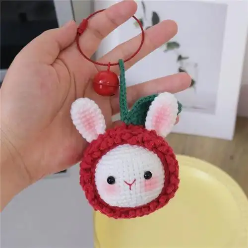 手工毛线diy编织杨梅兔玩偶材料包钩针包包挂件车挂饰钥匙扣成品