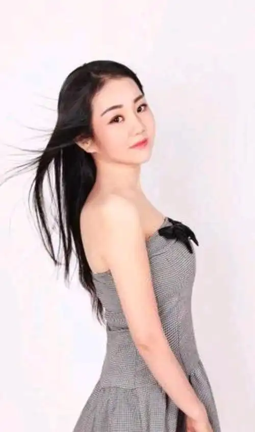 中国内地女歌手——王馨
