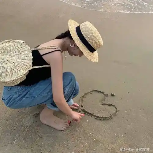 原创张柏芝佩戴草帽重塑小姐姐19岁的样子草帽究竟有什么魅力