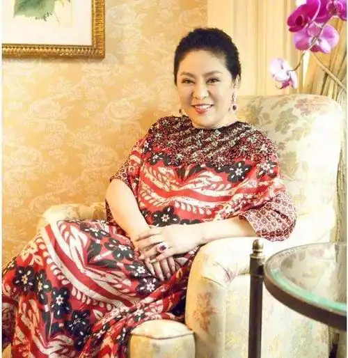 原创怼天怼地怼空气叱咤娱乐圈三十年向太陈岚为何如此传奇