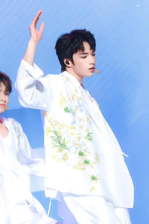 3834 「东方风云榜舞台 」@时代少年团-刘耀文#刘耀文feel me