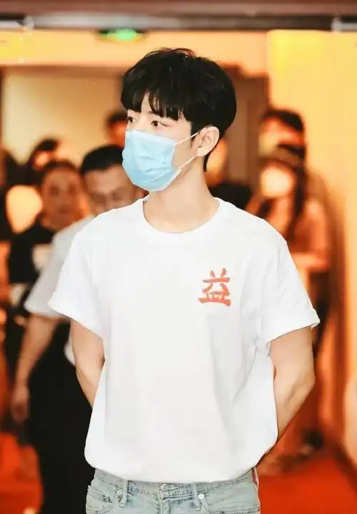 今日份没看过的小赞更新 肖战蔚县公益助农活动高清照分享