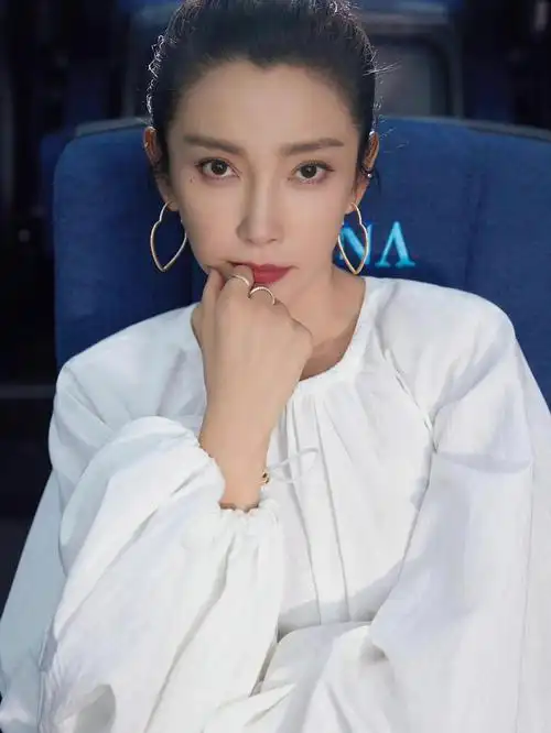 李冰冰隽永迷人