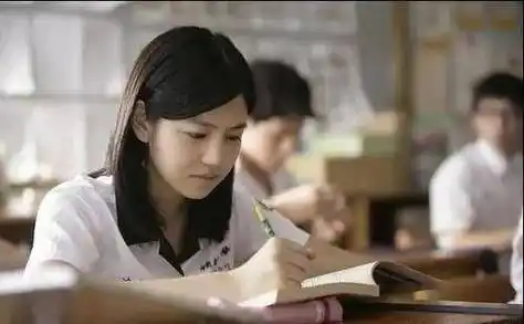 陈妍希小笼包,关晓彤缝纫机…_蒋勤勤_小时候_剧中