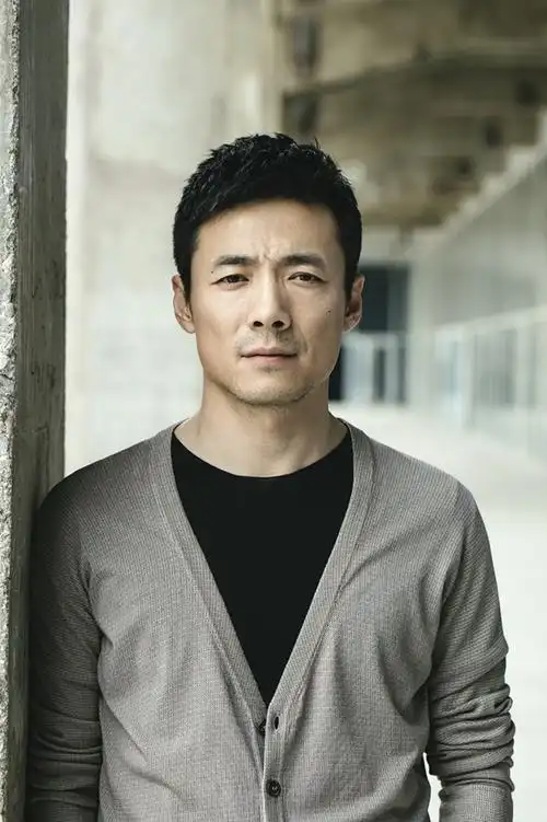 p>祖峰,1974年2月23日出生于江苏省南京市,中国内地影视男演员,导演.