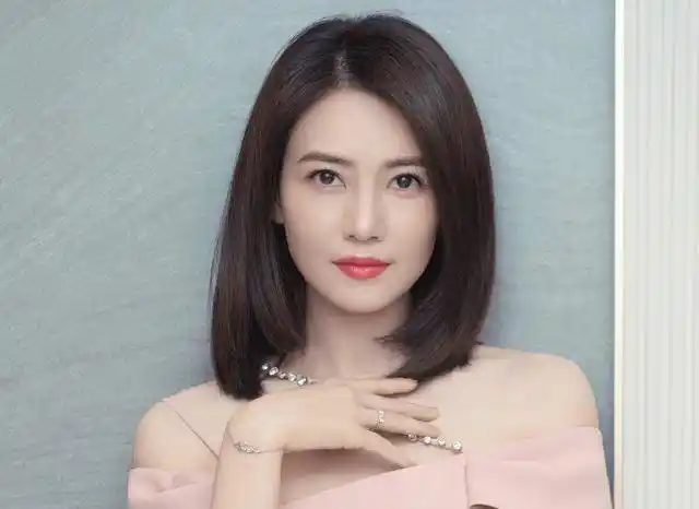 原创从明星到职场精英都青睐的三款发型瘦脸又显气质减龄又时尚