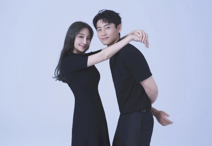 魏晨承认将于冬至举办婚礼与女友结婚照曝光郎才女貌十分般配