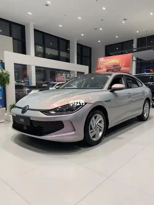 发现身边好看的车火山灰凌渡l太绝了吧