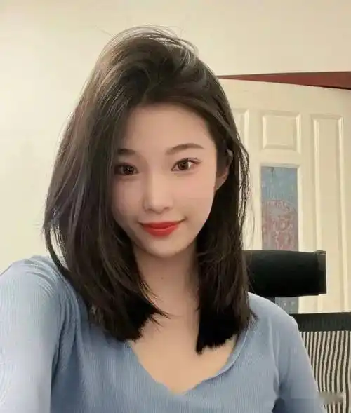 quot小姐姐锁骨发quot减龄又显嫩2022火爆了