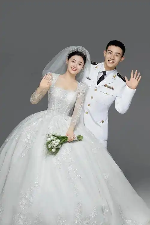 各军种的婚纱照,网友看呆了!|曹娜|李巍|张敏|张磊|巴图_网易订阅