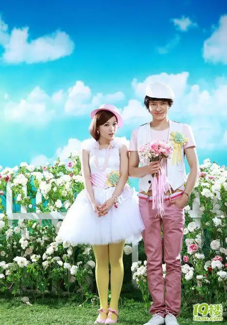 粉粉嫩嫩的彩色婚纱照