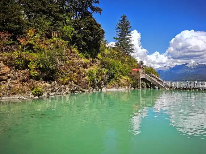 醉美湖心岛,宛如仙境间.