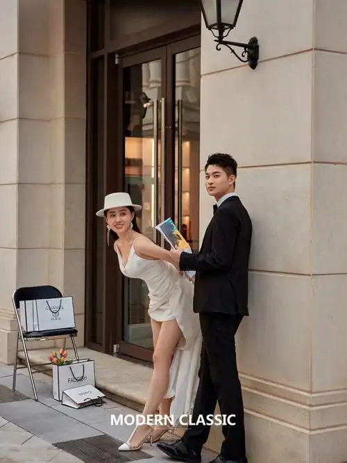 回头率街拍婚纱照就要这样拍效果贼酷