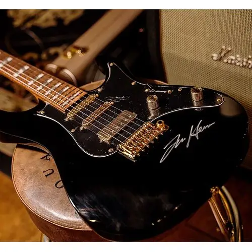 博音ibanez爱宾斯依班thbb10吉他timhenson亲笔签名吉他电吉他