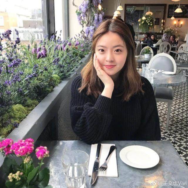 她是娱乐圈有名的交际花,19岁身价60亿,却被男友狂甩几条街