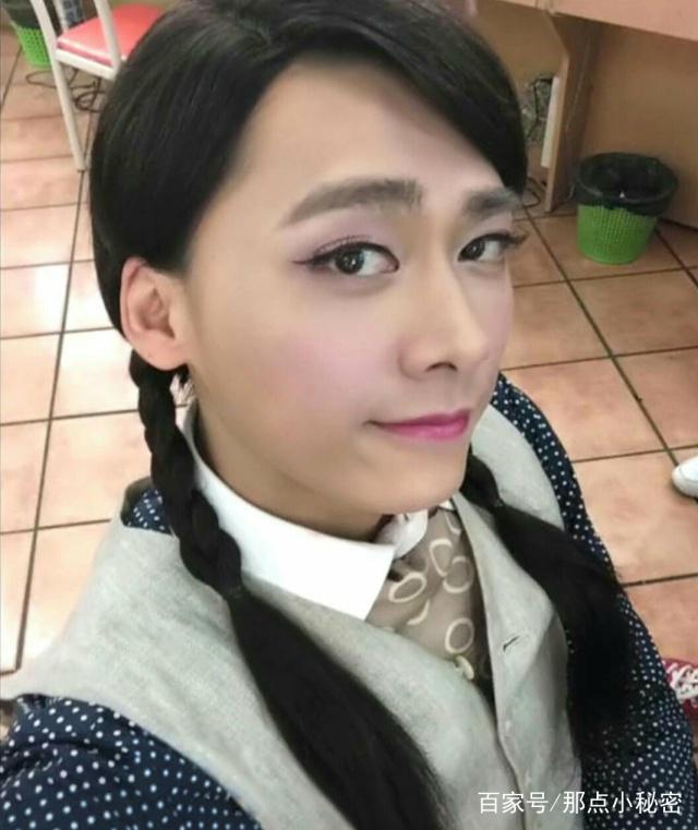 早年女装李易峰,太辣眼睛了!