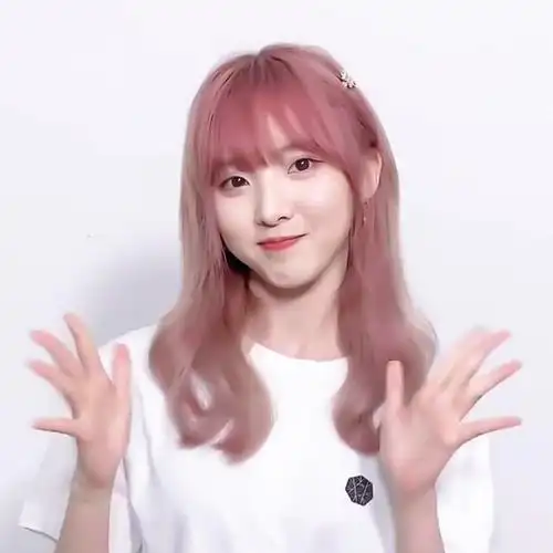 nene郑乃馨可爱头像