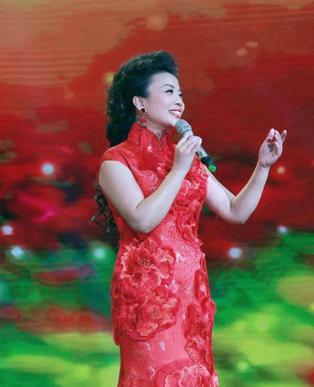 张也:54岁还未婚,和62岁的吕继宏互相陪伴多年,不结婚也幸福_李谷一