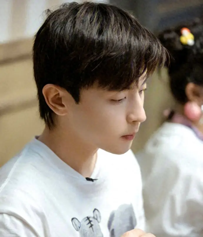 30岁邓伦形象大变,发福圆润的他开餐厅维生,与过去判若两人_行为_网友