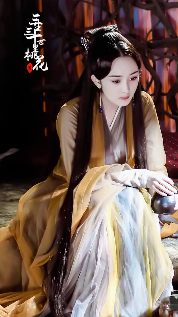 杨幂在《三生三世十里桃花》中的29套造型,素素衣服不如白浅华贵