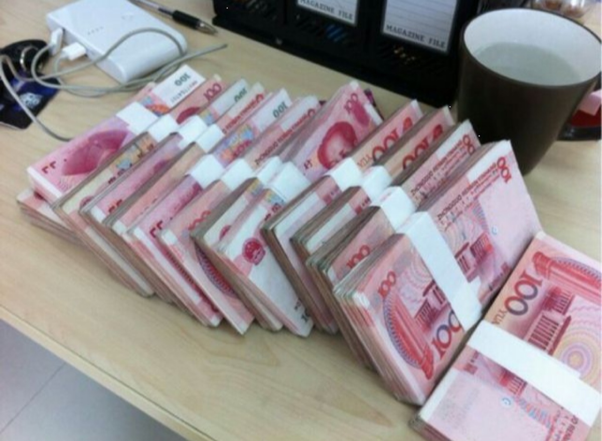 偶尔在和朋友小聚,去玩,去旅游,这些都是得用钱的.