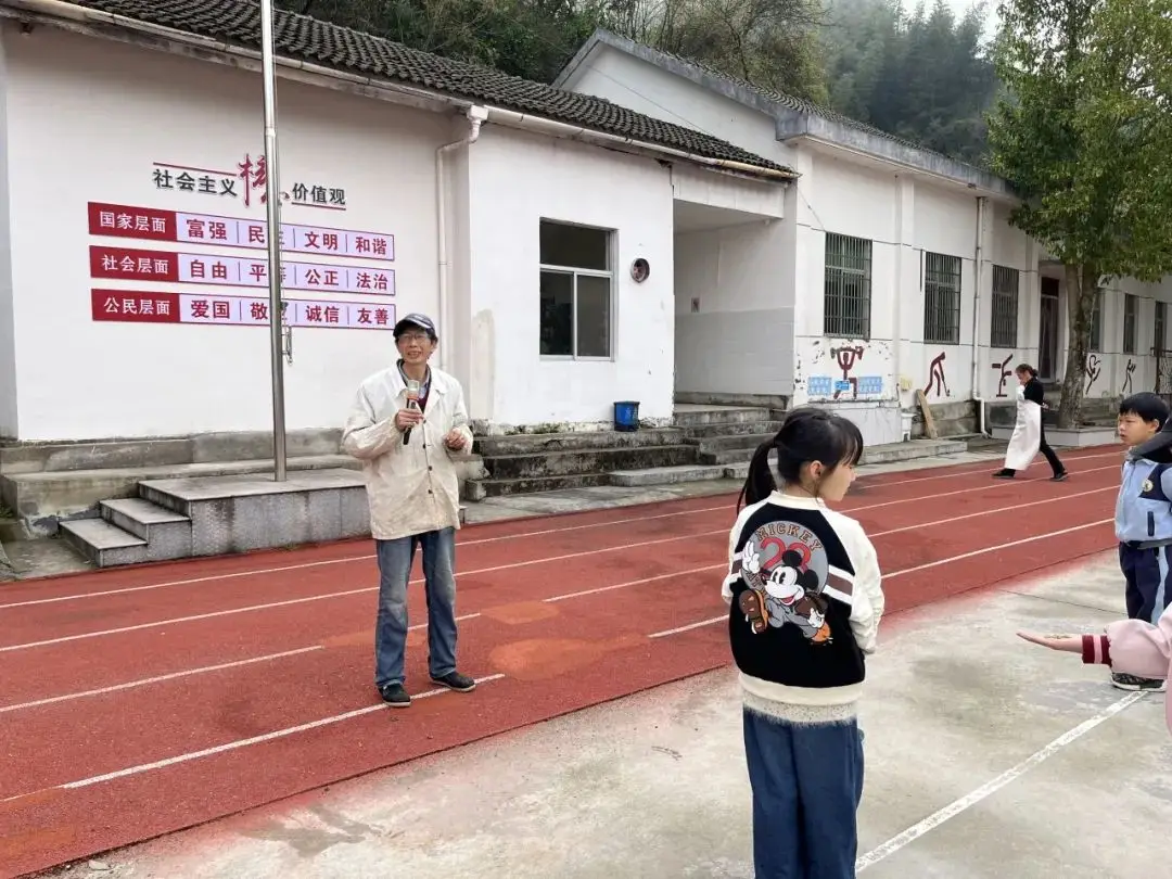 春季研学丨开化县林山乡中心小学走进春天的课堂