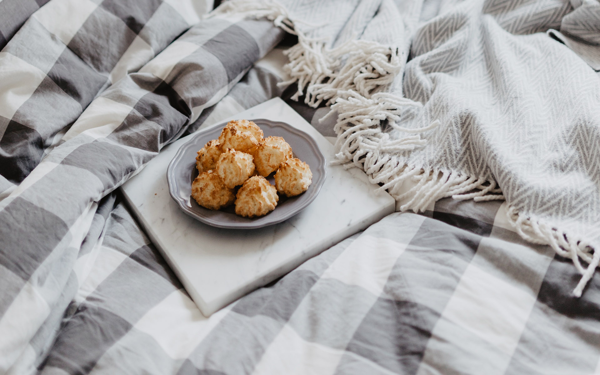 ins风泡芙唯美高清图片桌面壁纸