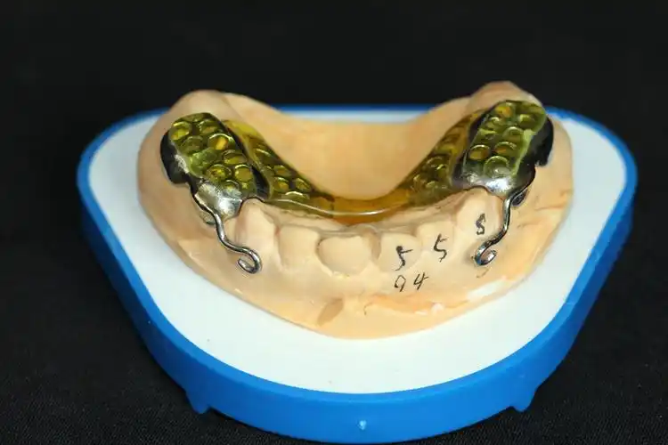 上领口内粘接式前方牵引器-矫治器-西安华冠用品有限公司|华冠用品