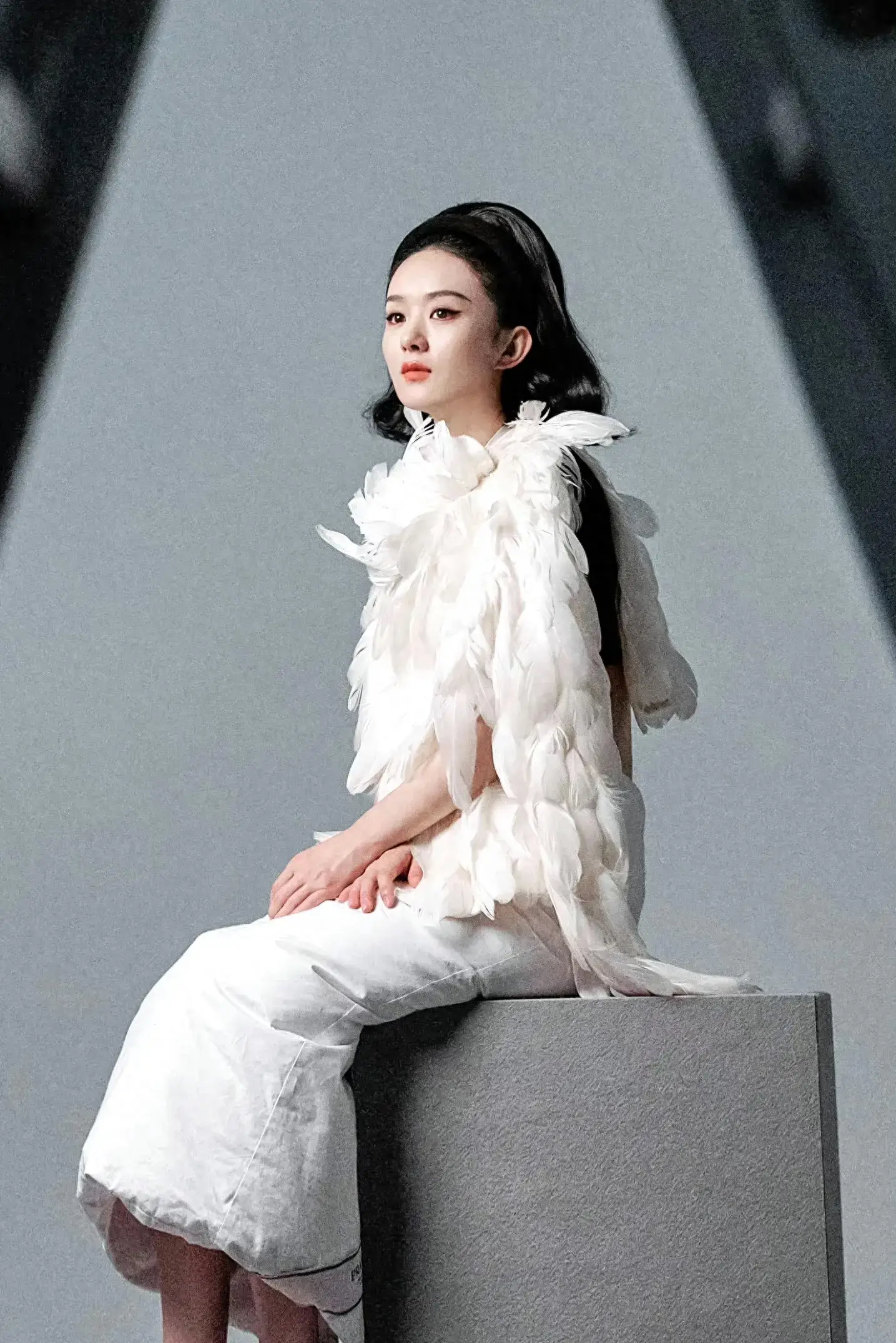 赵丽颖时装男士九月封面:魅力风采!