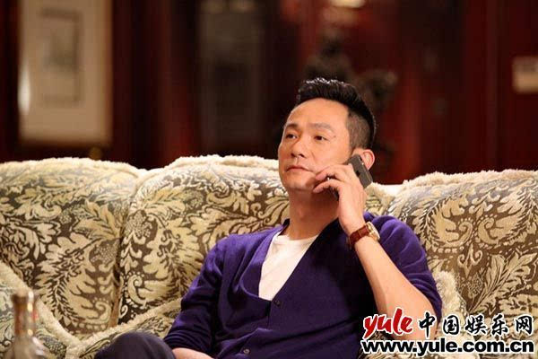 果靖霖反派在影视剧中一般是不被追捧的,然而果靖霖饰演的何立东却