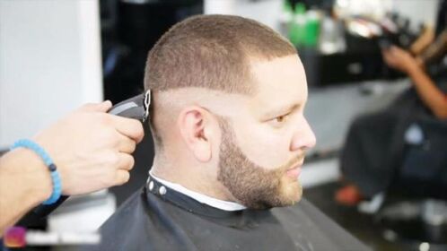 特别适合胖子的板寸头发型,看着清爽又帅气!