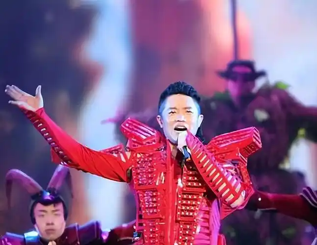 凤凰传奇是一对情侣吗(凤凰传奇坚持五五分账多年两人为何没有结为