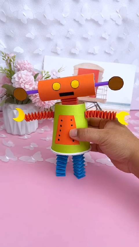 拿来搭配一次性纸杯做个好玩的机器人!#亲子手工 #秒懂创意的微博视频