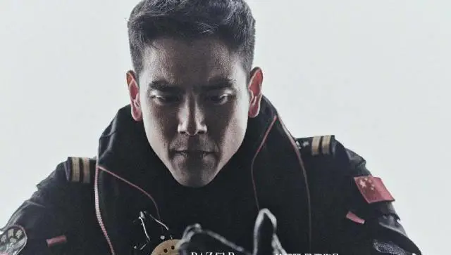 曾轶可却因小事被全网喷彭于晏机场违规被罚网友却笑着原谅