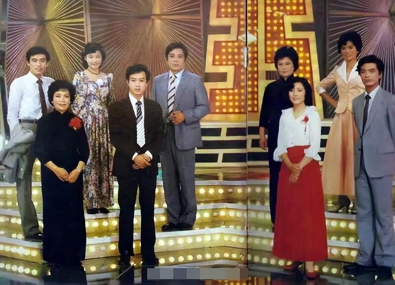 回顾央视主播杜宪曾低谷时嫁给陈道明41年后再看到底有多幸福